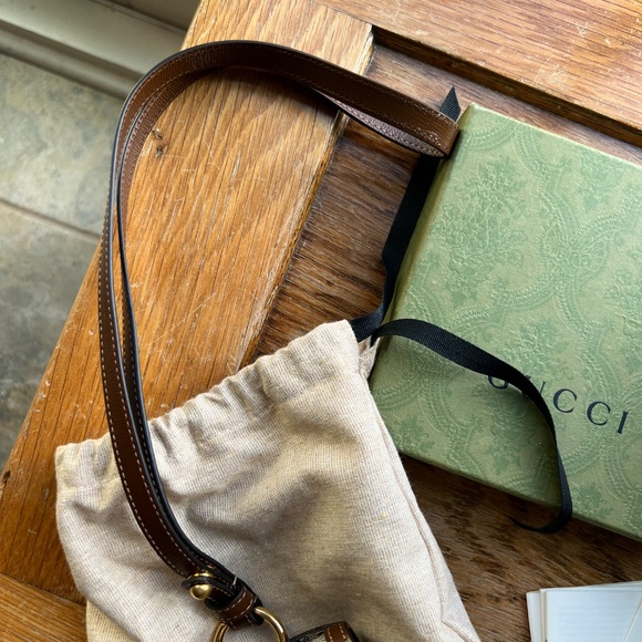 Authentic Gucci Leather Trimmed Logo Canvas AirPod Pro Cade W/Lanyard - Picture 4 of 11